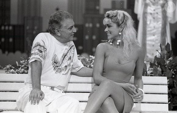 Carlos Alberto de Nóbrega com Andréa de Nóbrega em foto de 1991 em 'A Praça é Nossa'