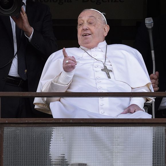 Papa Francisco: informações sobre internação foram contadas pelo médico Sergio Alfieri, em entrevista ao jornal italiano Corriere Della Serra