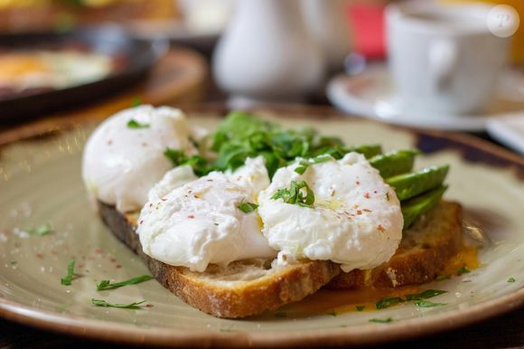 O abacate é rico em fornece gorduras saudáveis ​​que ajudam na saciedade e no processo de emagrecimento