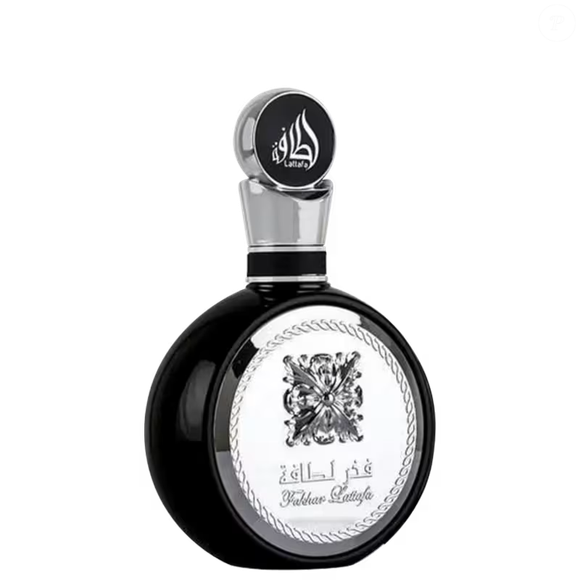 Fragrâncias árabes, como o Fakhar Black (Lattafa), são conhecidas pela alta durabilidade e desempenham papel essencial na construção de perfumes marcantes