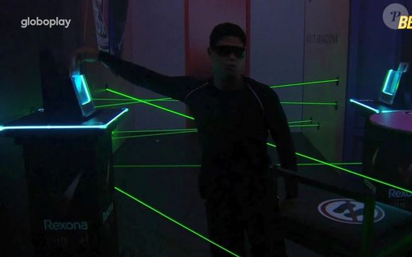Na prova, os participantes deveriam encarar três salas repletas de lasers em busca de cards específicos