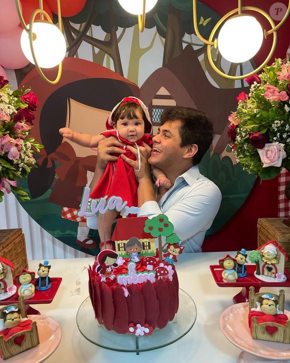 Gessica Muniz é mãe de duas filhas, uma delas, Lua, fruto do casamento com Lucas Veloso