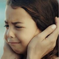 'Me jogou no lixo': Em cena devastadora de 'Mãe', Melek escancara violência brutal da própria mãe para a polícia