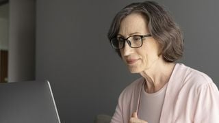 É isso que diferencia as pessoas com mais de 50 anos que conseguem emprego daquelas que não conseguem: um estudo realizado na China confirma