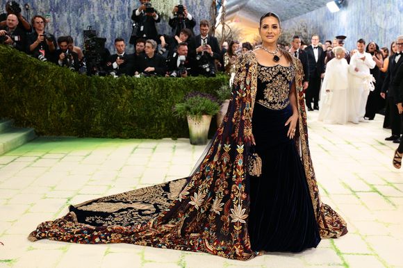 Mas, muito além das divas, a bilionária e ativista indiana Sudha Reddy também roubou a cena tanto por seu look quanto pela joia mais cara da noite