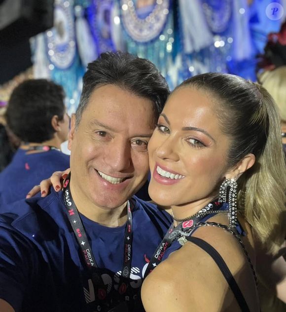 Em 2021, durante uma participação de Jacqueline Brazil no 'Domingão do Faustão', ela entregou que a relação tem 'um cupido famoso': Thiago Oliveira.