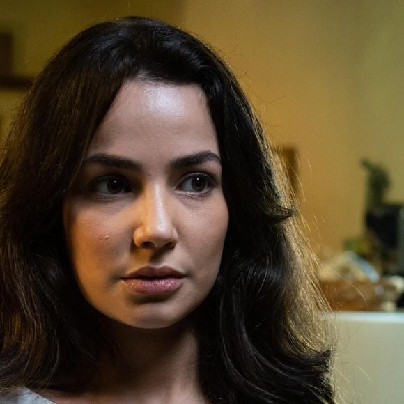 O clima também ficará tenso por causa de Bruna (Nanda Marques). Depois de Pedro cometer uma gafe ao trocar seu nome pelo de Adriana, a jovem entenderá que o marido continua emocionalmente ligado à ex-noiva.