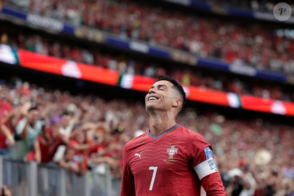Aos 41 anos, Cristiano Ronaldo mostrou que continua decisivo. O astro português comandou a goleada sobre o Uzbequistão, quebrou recordes e desabafou após as críticas recebidas na estreia da Copa do Mundo