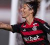 Cristiane Rozeira, jogadora do Flamengo, exibiu o rostinho da filha pela primeira vez nas redes sociais