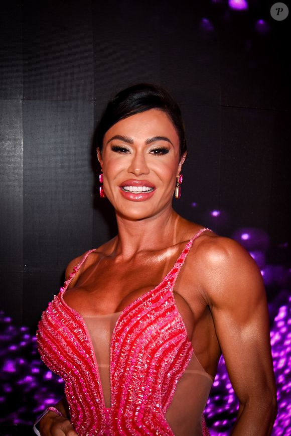 Bolo que conquistou Gracyanne Barbosa tinha óleo de coco, whey protein e não possuía açúcar