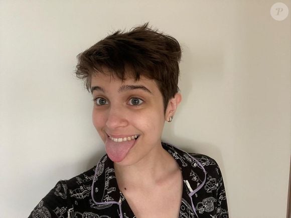 Valentina Schmidt está noiva! A atriz e filha de Tadeu Schmidt anunciou o compromisso com Christiano Donnelly e recebeu uma onda de carinho dos seguidores