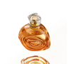 Para quem gosta de perfumes florais que vão além das composições tradicionais, o Aura Alba Dourada, da Natura, aposta na união entre a Rosa Alba, a Flor do Mel e a lichia. O fundo aquecido de cumaru e priprioca acrescenta outra dimensão à fragrância, indicada como uma possibilidade para encontros noturnos durante a primavera