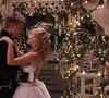 Nesta quinta-feira (01), 'A Nova Cinderela' ('A Cinderella Story') completa 24 anos de seu lançamento no Brasil. No filme, Hilary Duff interpreta Sam Montgomery, adolescente que vive sob o controle da madrasta, papel de Jennifer Coolidge