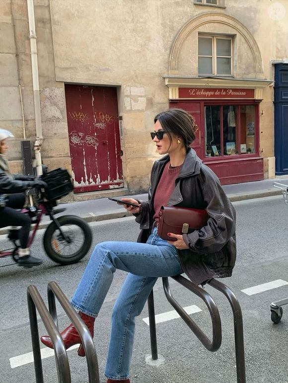 Com o verão em andamento e a chuva fora de hora, cresce a busca por peças versáteis que resolvam o look sem esforço