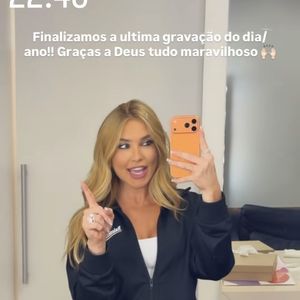 Às 22h45, Virgínia Fonseca ainda estava no camarim do SBT, de onde partiu para a festa