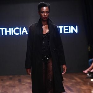 Renda preta aparece em diferentes propostas e confirma tendência de elegância com ousadia