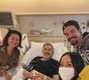 Sabrina Sato aproveitou e visitou o pai, que está internado