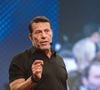 Autor e palestrante americano, Tony Robbins, de 66 anos, construiu sua carreira abordando temas como motivação, comportamento e desenvolvimento pessoal