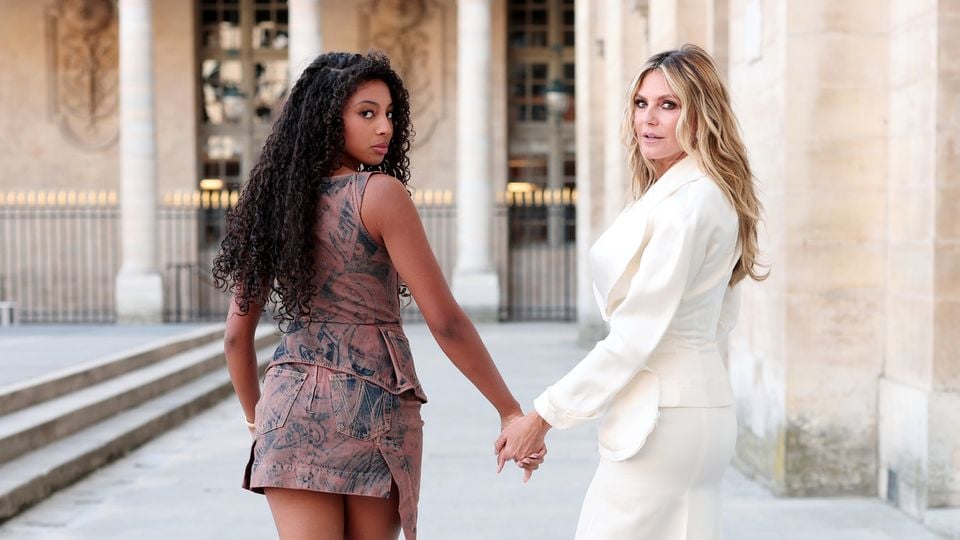 Aos 17 anos, filha mais nova de Heidi Klum e do cantor Seal se destaca na PFW