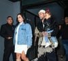 Grávida de sua segunda filha, Mel, Bruna apostou em uma combinação que equilibrou conforto, feminilidade e muito glamour. O visual, avaliado em mais de R$ 30 mil, foi composto por um vestido branco canelado Loewe, de comprimento mini e com fenda lateral discreta, realçando a silhueta da influencer de maneira elegante e natural