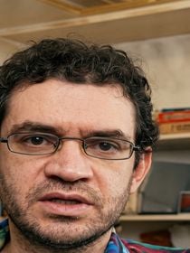 Pesando 45 kg e 2 meses isolado em casa: morte precoce de Renato Russo aos 36 anos completa 3 décadas. 'Meu filho desistiu de viver, preferiu se trancar em si mesmo, quis chegar ao fim. Não aguentava mais esse mundo e queria ir para um lugar melhor'
