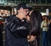 Sabrina Sato e Nicolas Prattes trocaram beijos quentes e reencontro no aeroporto de Guarulhos neste sábado, 3 de outubro