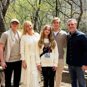 Angélica e Luciano Huck são pais de Joaquim, Benício e Eva