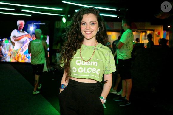 Conhecida nacionalmente com a Sandrinha da novela 'Por Amor', de 1998, Cecília Dassi ganhou nova repercussão com aparecimento por acaso em aeroporto