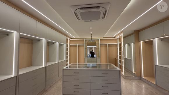 Zé Felipe se mudou para casa de luxo com 1.150 mil m² de área construída com 6 suítes, uma com 150 m²