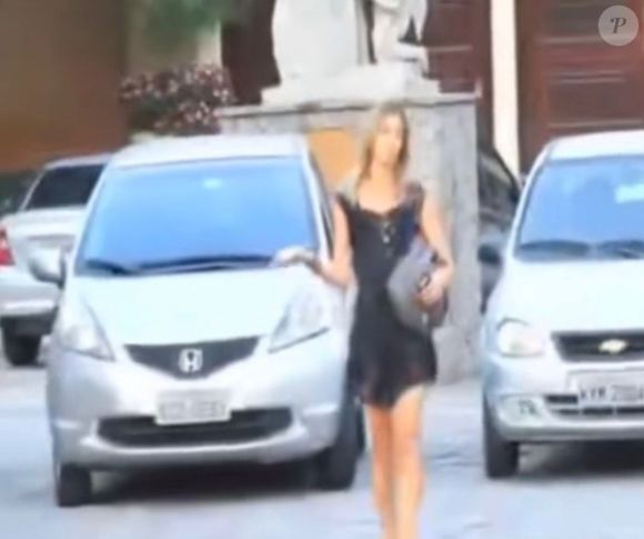 Imagens resgatadas mostram Grazi Massafera perdendo a paciência ao ser questionada sobre Isis Valverde e os boatos de traição de Cauã, reacendendo uma polêmica que marcou o fim do relacionamento