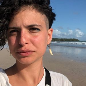Julia Anquier, filha de Débora Bloch, dirigiu e roteirizou o documentário ‘Adeus à carne’, que foi indicado ao Grande Prêmio do Cinema Brasileiro e exibido no Festival do Rio