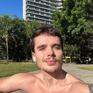 João Lucas garantiu que não fez mais procedimentos estéticos além destes dois