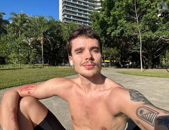 João Lucas garantiu que não fez mais procedimentos estéticos além destes dois