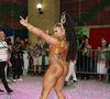 Evelyn Bastos ostenta corpo sarado: foto mostra rainha de bateria da Mangueira no mini desfile em 2024 na Cidade do Samba