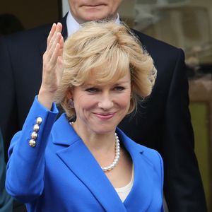 Naomi Watts deu vida à Lady Di no filme 'Diana', e inclusive recebeu prêmio pela sua atuação. A atriz foi indicada ao Oscar duas vezes