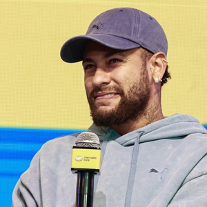 Diante das polêmicas com a curtida, Neymar se pronunciou em um comentário feito na página do Instagram 'Segue a Cami'