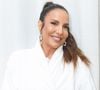 Ivete Sangalo adere à K-Beauty: cantora inicia protocolo com tecnologia coreana para melhorar da flacidez da pele do rosto