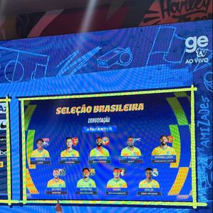 A pequena Mavie roubou a cena durante a convocação de Neymar Jr. para a Copa do Mundo de 2026. Em um momento compartilhado, a filha do jogador apareceu apontando para o telão de LED com o nome do pai entre os convocados de Carlo Ancelotti, emocionando os seguidores nas redes sociais