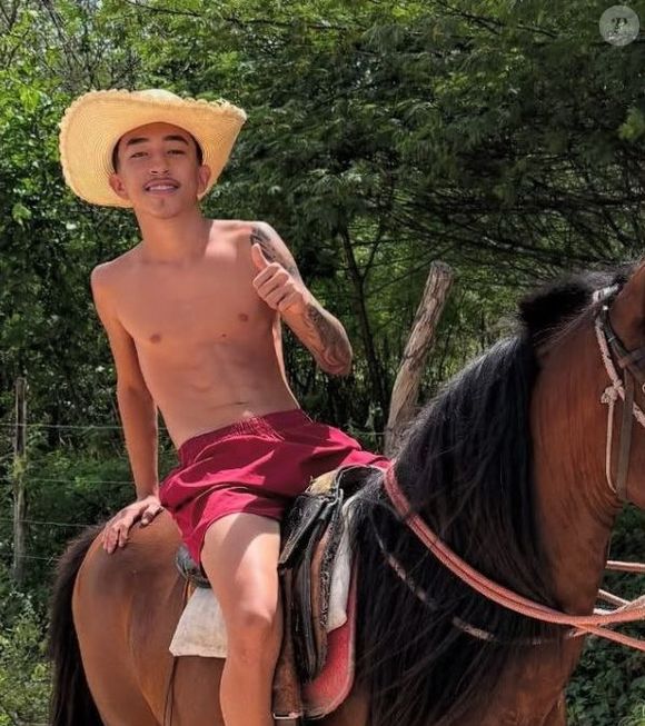 Morte de Cearense do Grau: amigos dizem que policiais ordenaram que o casal parasse a moto e efetuaram disparos