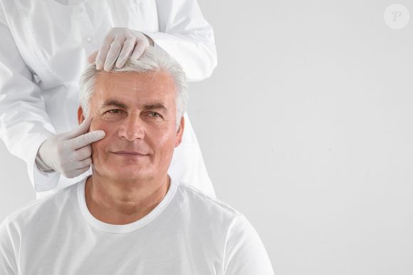 A importância de cuidar de si em primeiro lugar é primordial. Caminhadas regulares, yoga, jardinagem, leitura são atividades que só melhoram o bem-estar, e não são consideradas egoístas.