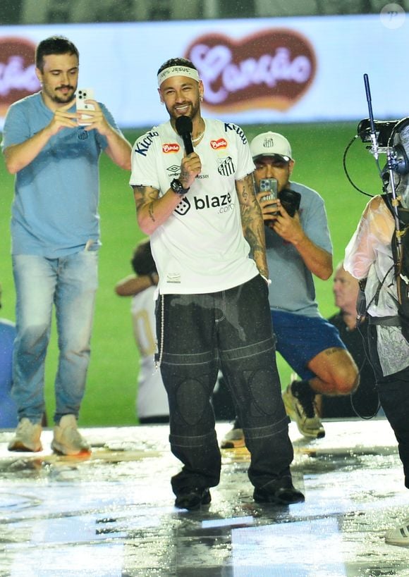 'Não imaginava voltar ao Santos', revela Neymar sobre mudança de planos