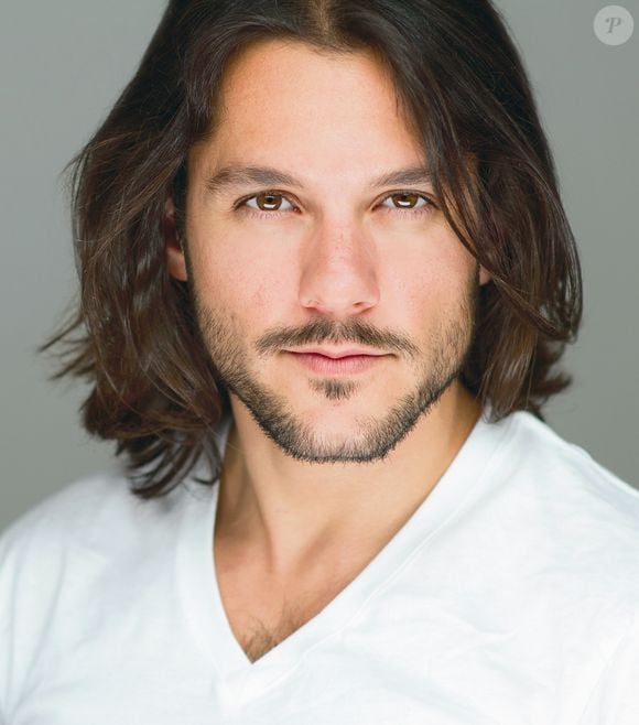 Shahar Isaac como Simão Pedro: um ex-pescador em Cafarnaum, irmão de André, e um dos doze apóstolos de Jesus.