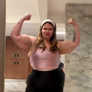 Silhueta mais fina de Thais Carla rendeu muitos elogios de internauas, mas também dúvidas sobre uma cirurgia