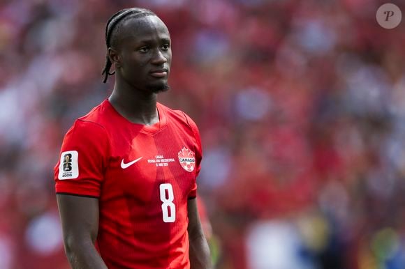 Ismaël Koné sofreu uma grave fratura na perna esquerda durante a partida entre Canadá e Catar pela Copa do Mundo de 2026