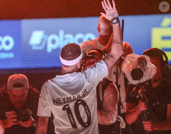 Santos de Neymar eliminado: jogador despistou sobre possível renegociação do contrato. 'Não pode depender só de mim'