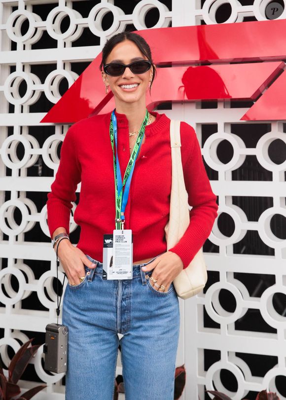 Bruna Marquezine participou do ‘Angélica Ao Vivo’ nesta quinta-feira (13) e relatou um desconforto com a loira