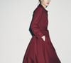 Entre os vestidos que prometem dominar o inverno, este modelo em tom borgonha conquistou nosso radar fashion