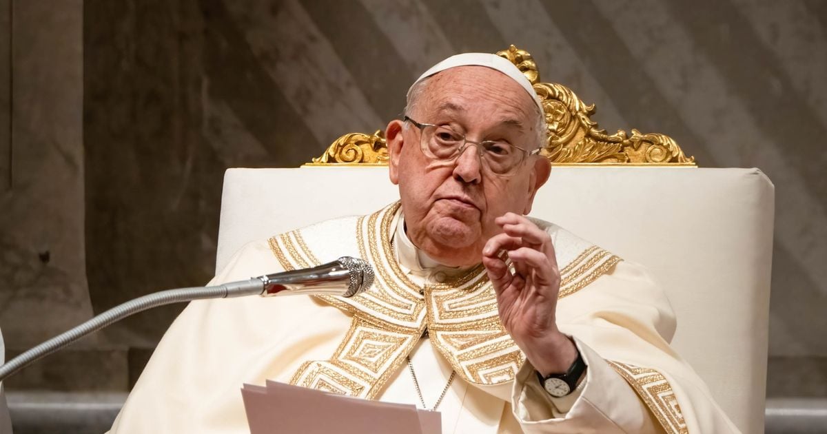 Papa Francisco: Estado de Saúde Atualizado após Pneumonia Bilateral e Infecção Polimicrobiana