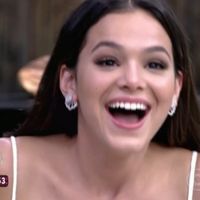 O que significa rir após uma situação tensa, segundo a psicologia?