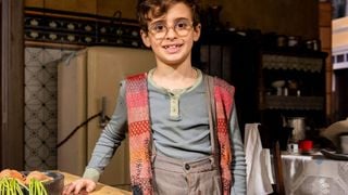 Quem é Aladin em 'Êta Mundo Melhor!'? Aos 9 anos, Vicente Alvite raspou a cabeça para papel emocionante no cinema e já foi filho de Chay Suede em novela